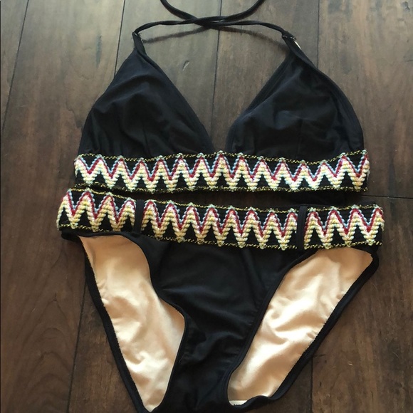 Bikini - Picture 1 of 1